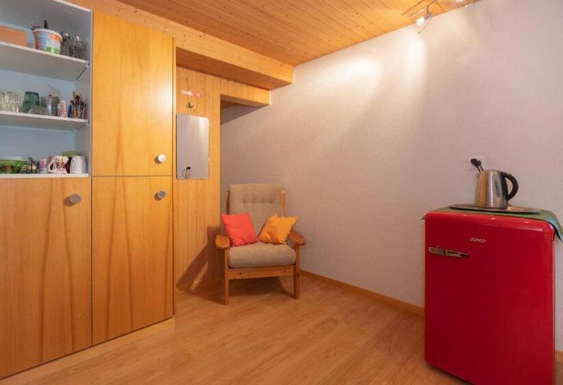 غرفة قياسية مزوَّدة بشُرفة, Lehmann's Herberge Hostel