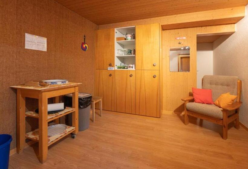 Трехместный Номер Стандарт с Балконом, Lehmann's Herberge Hostel