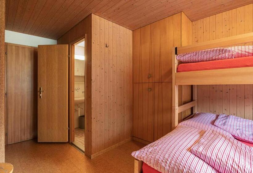 غرفة قياسية ثلاثية, Lehmann's Herberge Hostel