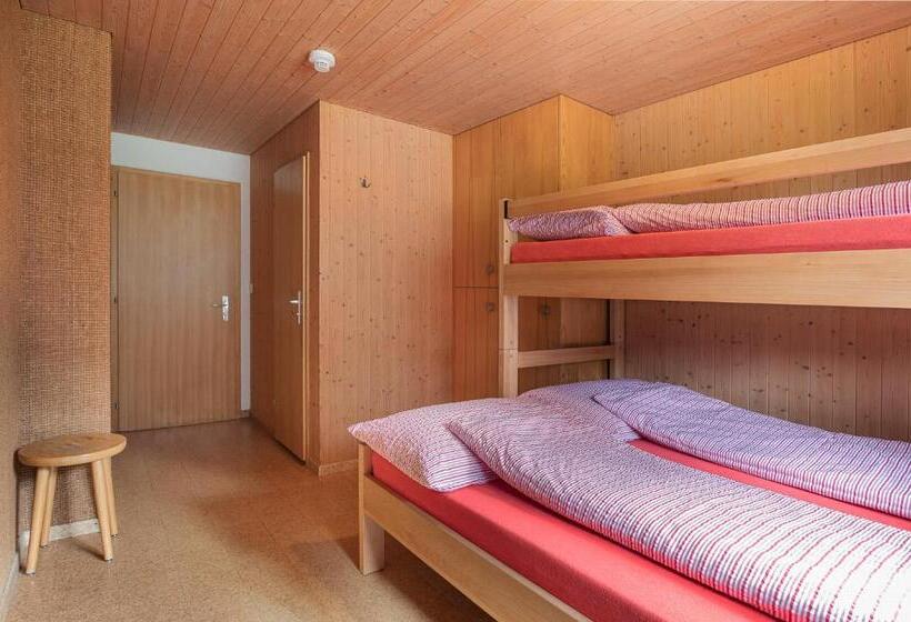 غرفة قياسية ثلاثية, Lehmann's Herberge Hostel