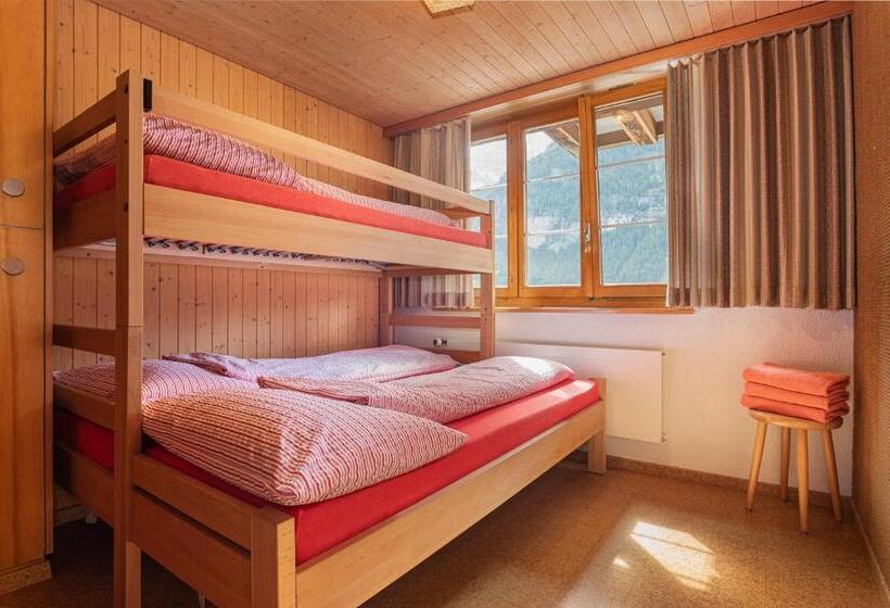 غرفة قياسية ثلاثية, Lehmann's Herberge Hostel