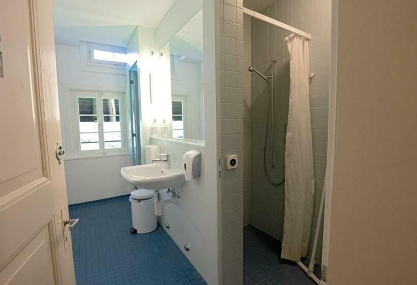 غرفة قياسية, Leissigen Youth Hostel