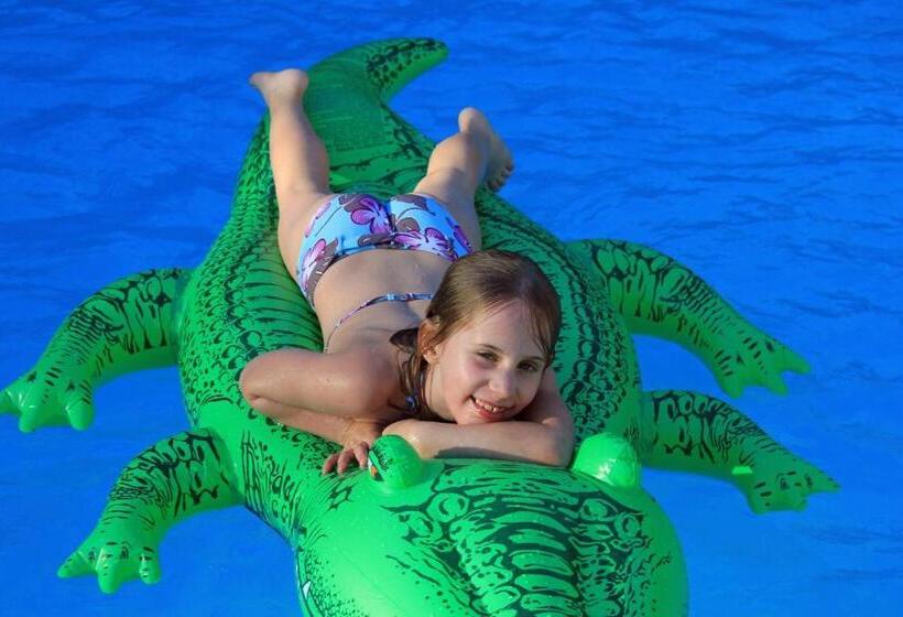 اتاق چهار تخته با دستشویی مشترک, Lugano Savosa Youth Hostel