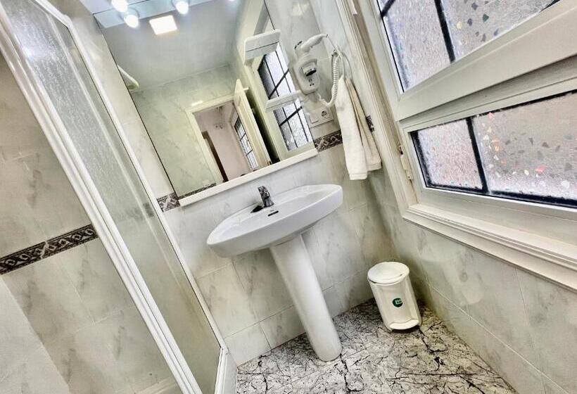 شقة غرفة واحدة, Balnea Baiona