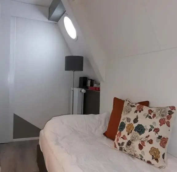 スタンダードシングルルーム, B&b Bovenweg