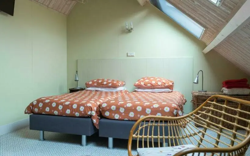 Perhesviitti, B&b De Ouw Skuur