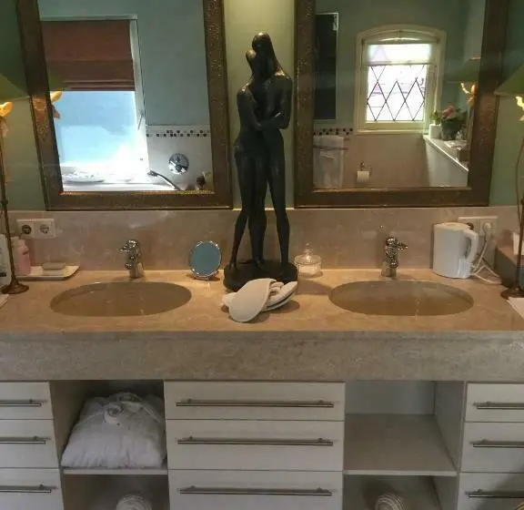 Sviitti, B&b Lux Schijndel