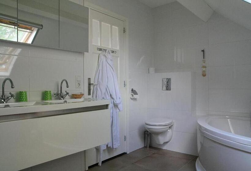 Семейный Номер, B&b Rechthuis Van Zouteveen