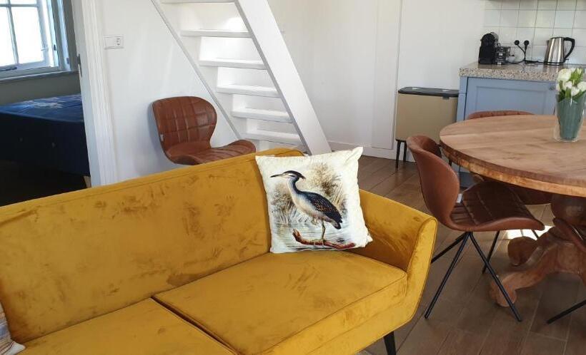 Дом 1 Спальня, B&b Rechthuis Van Zouteveen