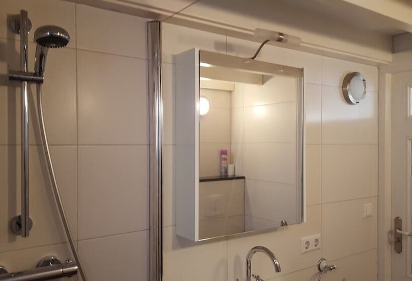خانه 1 خوابه, B&b Rechthuis Van Zouteveen