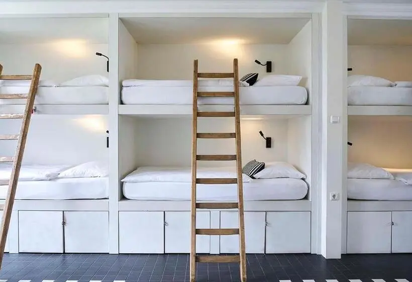 ルームシェアのワンベッド, Hello I M Local Boutique Hostel