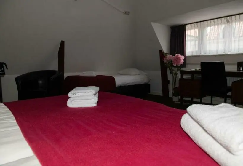 Deluxe Kolmen Hengen Huone, De Gaaper