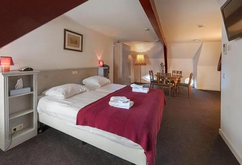 Deluxe Kolmen Hengen Huone, De Gaaper