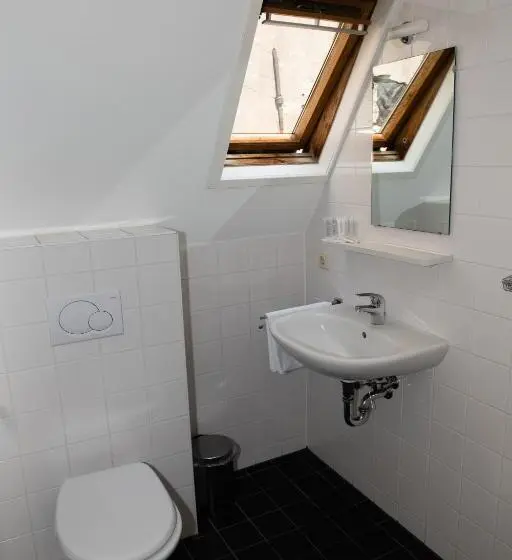 Standard Yhden Hengen Huone, De Gaaper