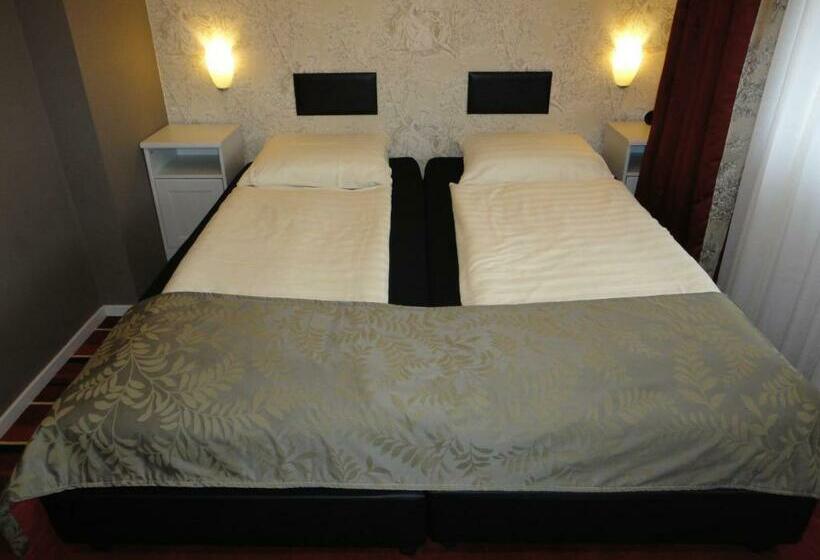 غرفة قياسية مزودة بشرفة مطلة على الحديقة, De Vier Seizoenen