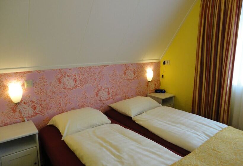 غرفة قياسية مزودة بشرفة مطلة على الحديقة, De Vier Seizoenen