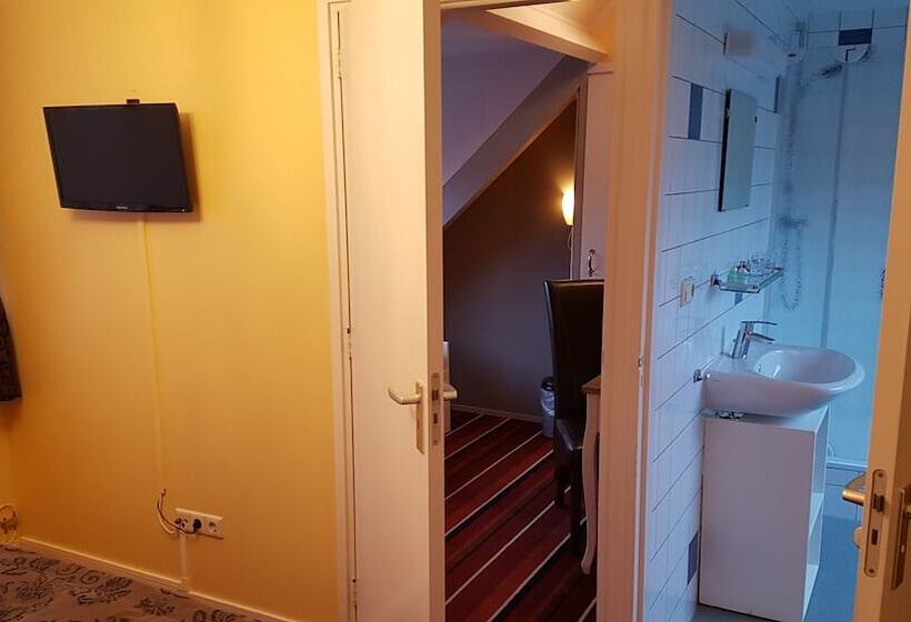 غرفة قياسية ثلاثية مزودة بتراس, De Vier Seizoenen