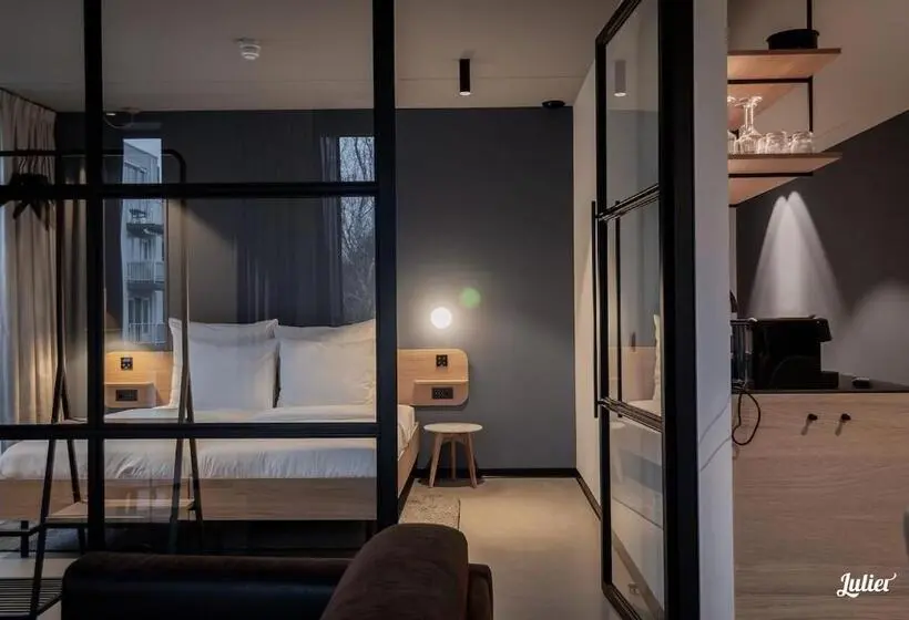 Habitación Estándar, Katoen