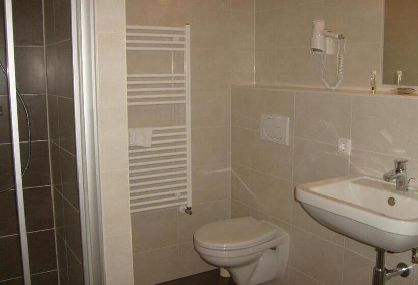 غرفة ديلوكس, Norg