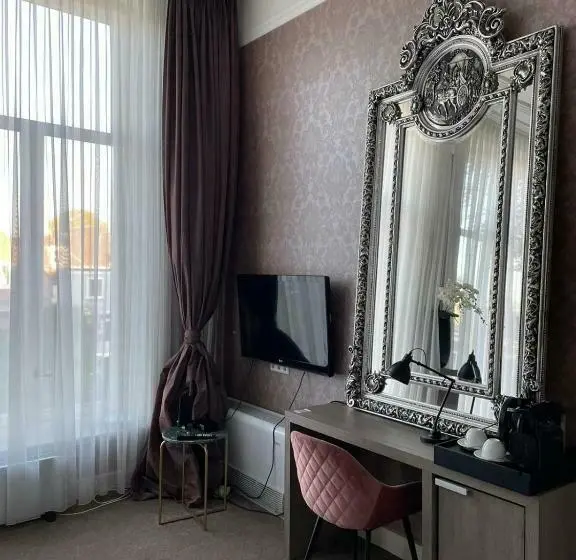 Juniorsviitti, Tres Boutique