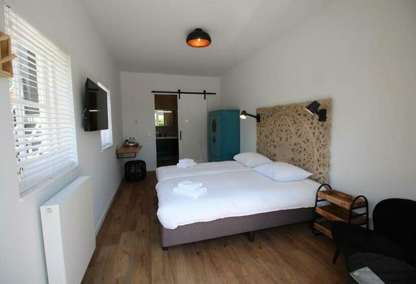 コンフォートルーム, Strandhotel Dennenbos