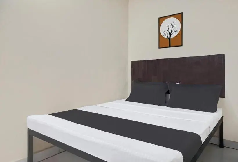 Classic Kolmen Hengen Huone, Oyo Highway Lodge