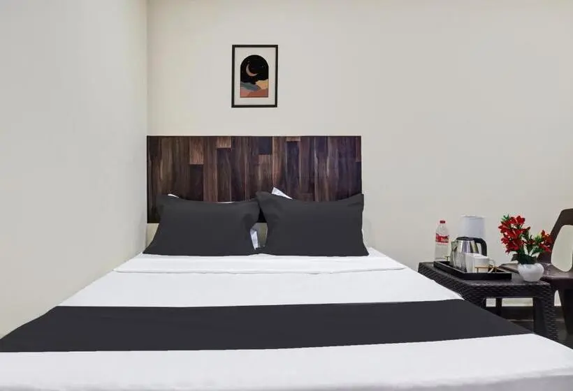 Classic Kolmen Hengen Huone, Oyo Highway Lodge