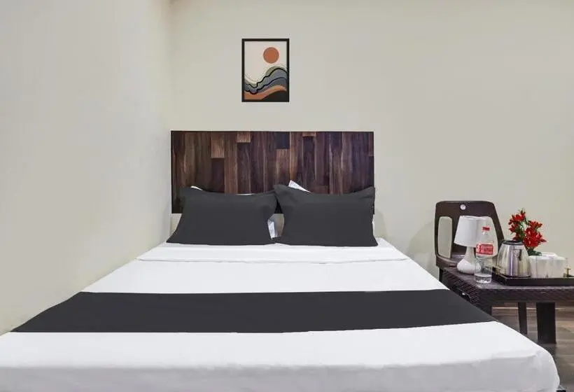 Classic Kolmen Hengen Huone, Oyo Highway Lodge