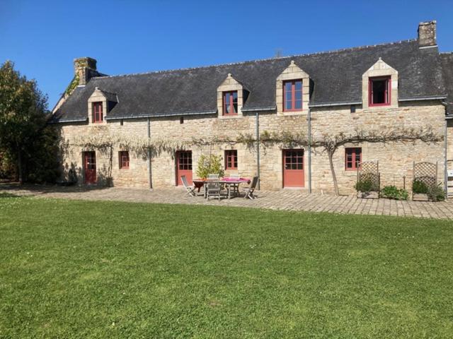 침실 4개 주택, Manoir De Kerat