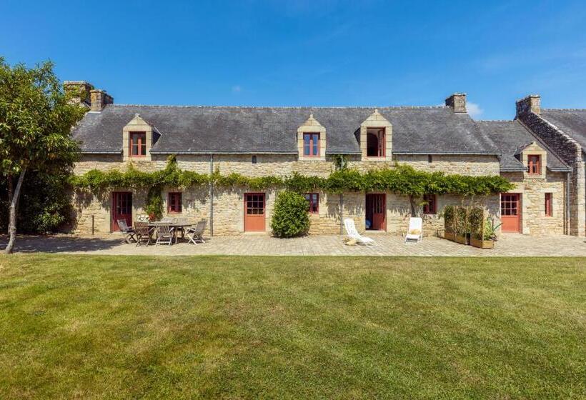 침실 4개 주택, Manoir De Kerat