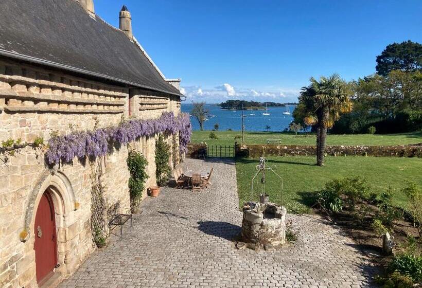 침실 2개 주택, Manoir De Kerat