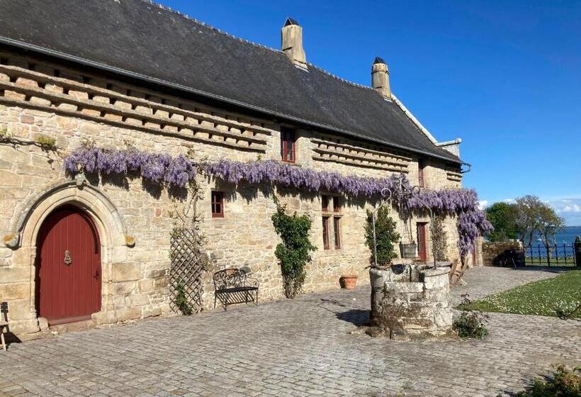 침실 2개 주택, Manoir De Kerat