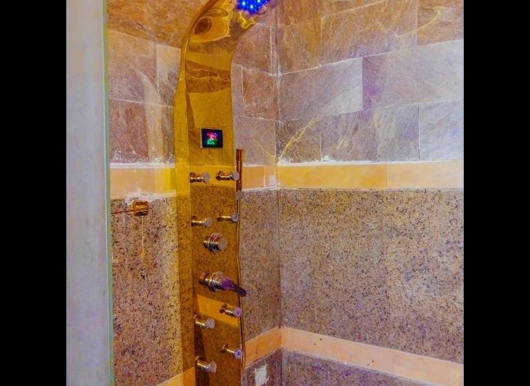 اتاق استاندارد با سرویس بهداشتی مشترک, Hoppa Guest House