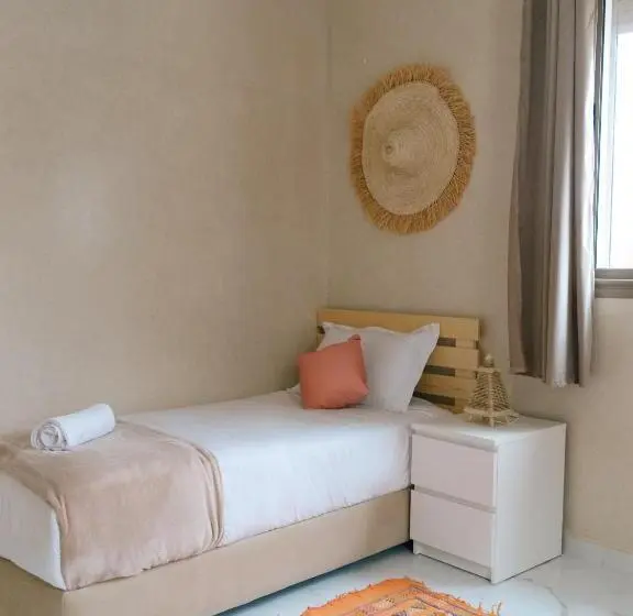 スタンダードルーム, Flo Surf Morocco