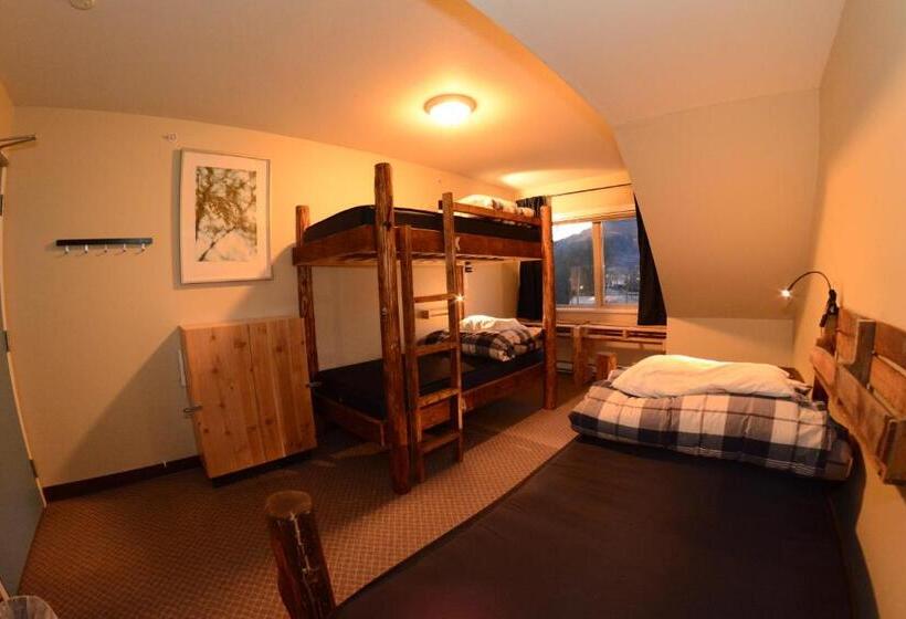 Quarto Estandar Banheiro Compartilhado, Squamish Adventure Inn