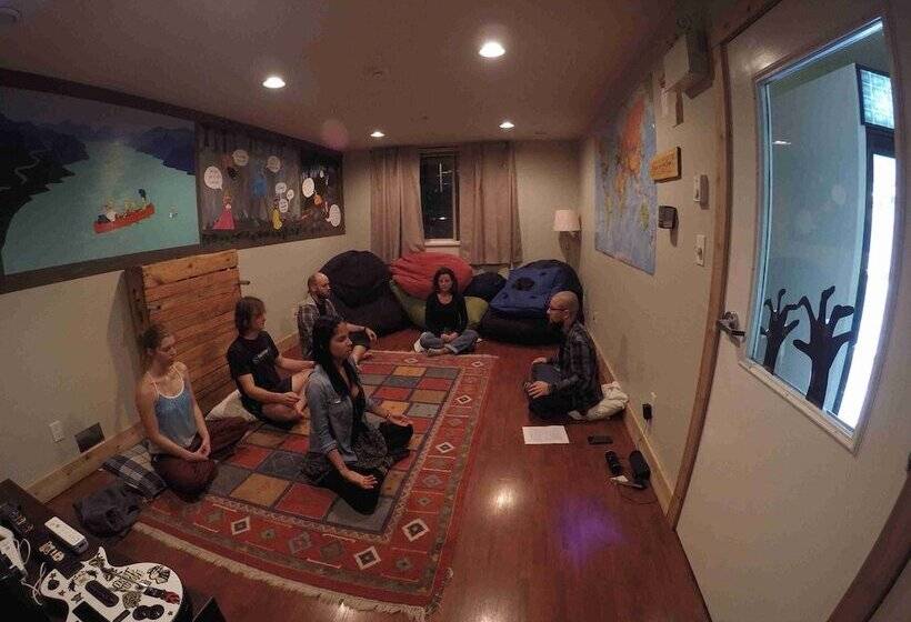 四人标准间, Squamish Adventure Inn