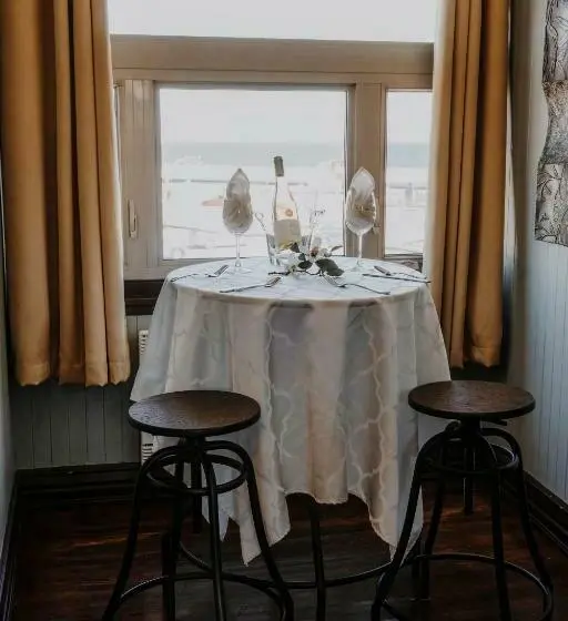 海の見えるスタンダードスタジオ, Auberge Bruine Océane