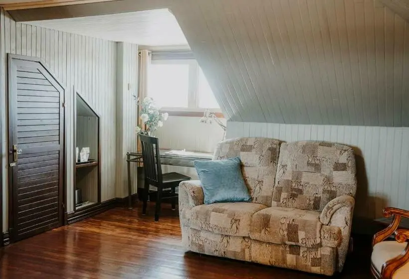 海の見えるスタンダードスタジオ, Auberge Bruine Océane