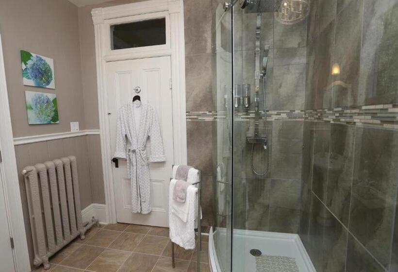 חדר סטנדרט, Danby House