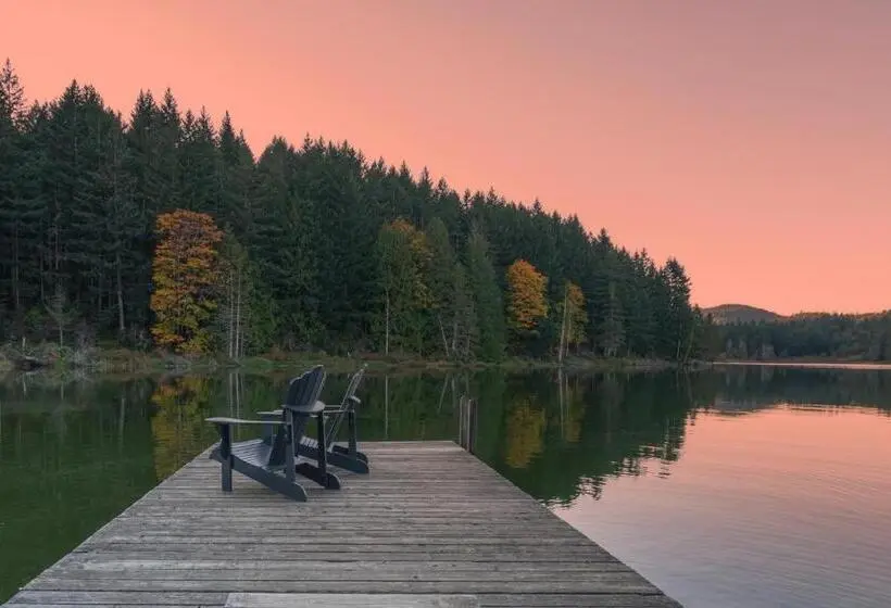 Talo 2 Makuuhuonetta, Cusheon Lake Resort
