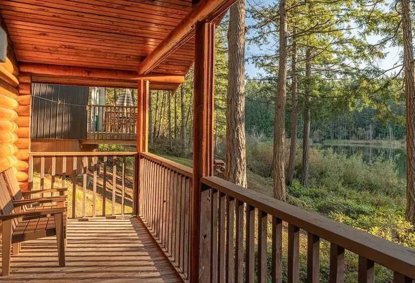 Maja/Mökki, Cusheon Lake Resort