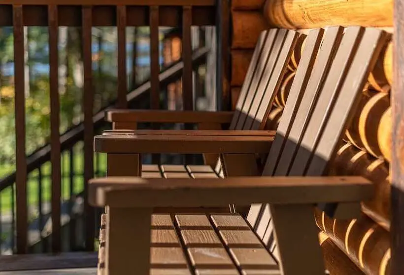 Maja/Mökki, Cusheon Lake Resort
