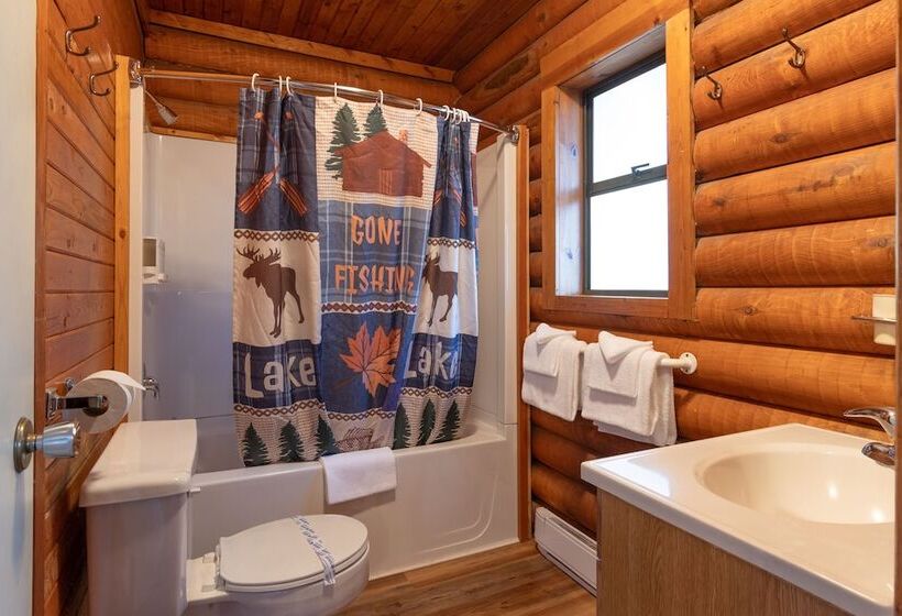 小室, Cusheon Lake Resort