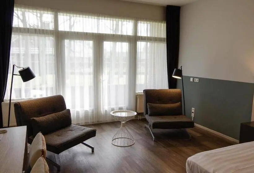 2 Bedroom Family Suite, And Restaurant Van Saaze