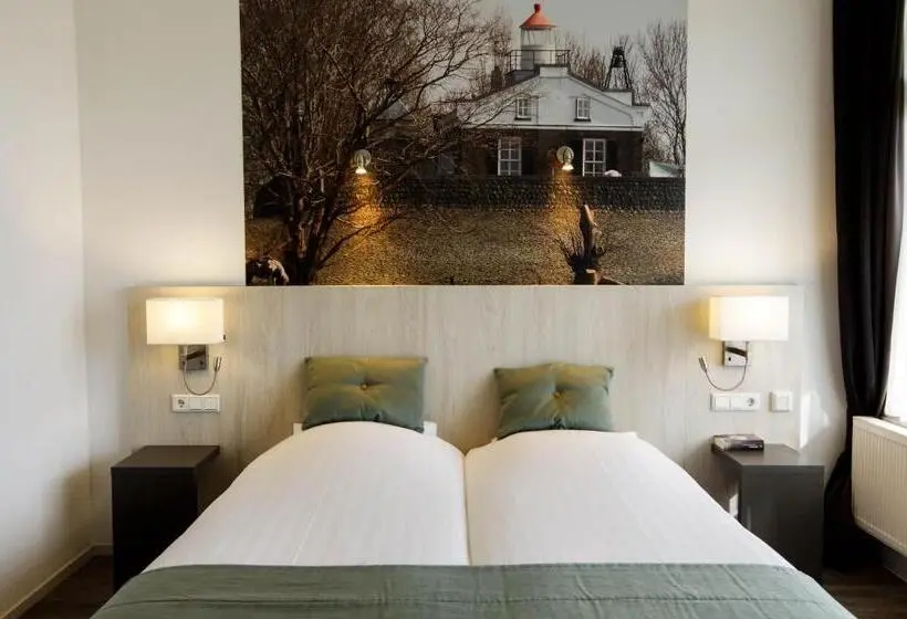 Superior Room with Balcony, And Restaurant Van Saaze