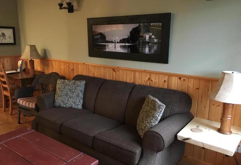 デラックススイート, Cabins West
