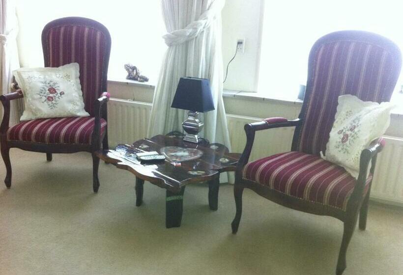 Номер Deluxe, Centraal