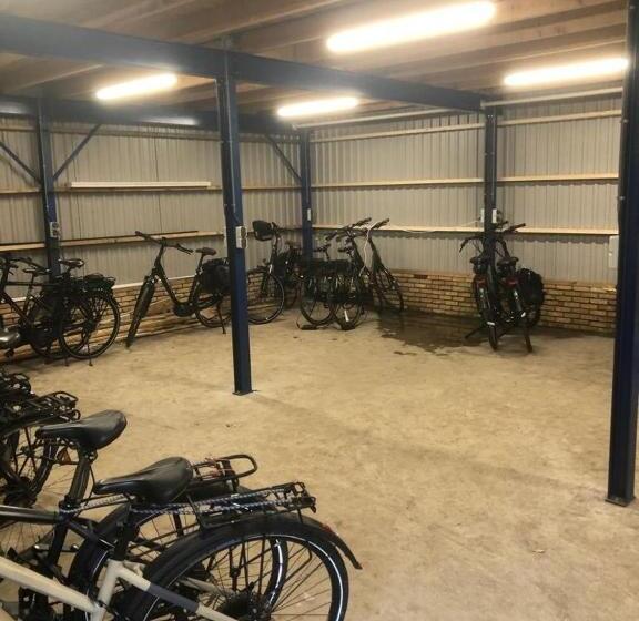 חדר סטנדרט, Jans