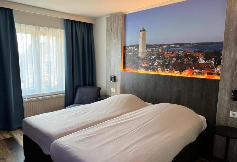 带观景的标准间, Nap