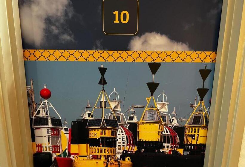 带观景的标准间, Nap